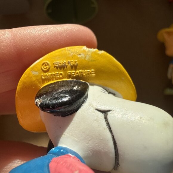 VINTAGE LOT 10 Snoopy McD’s Chipmunk Disney Forest Tale Gargamel Robbin Hood - Picture 8 of 14